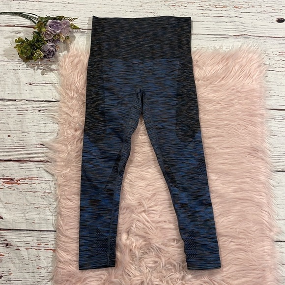 LNDR crop Space Leggings in Blue Space Dye Compression Seamless Size XS/S - Picture 4 of 9